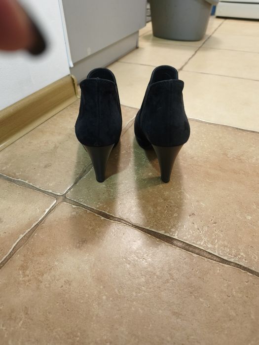 Жіночі ботильйони замшеві