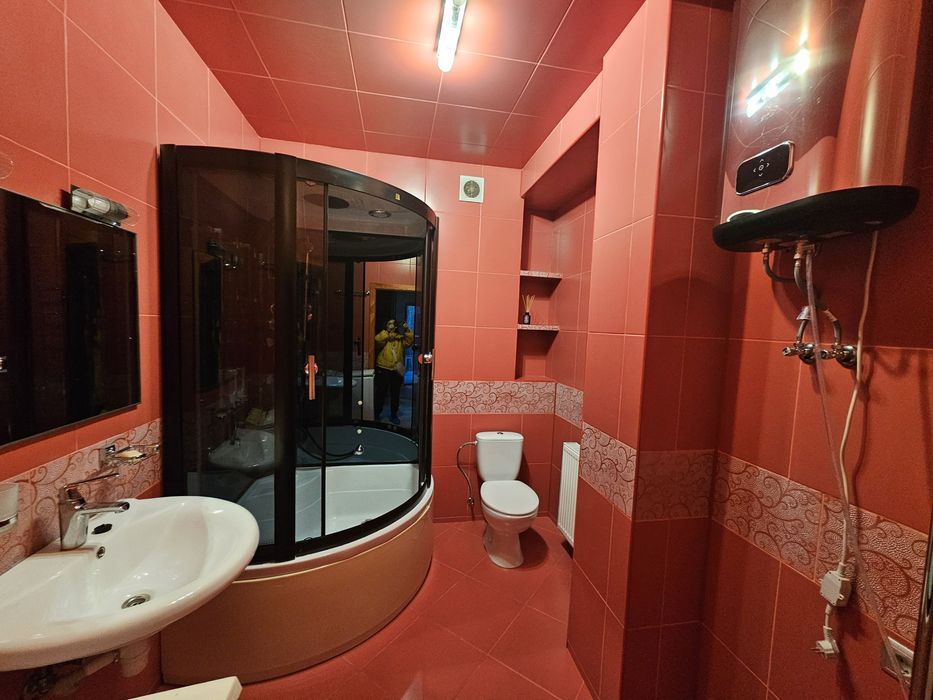 Сдам 1 ком квартиру с Ремонтом на Бочарова- в доме есть Генератор !