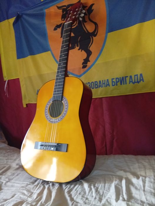 Продається гітара