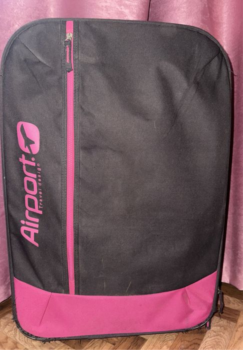 Валіза у розмірі М