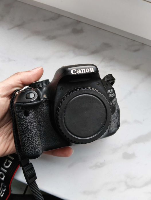 Aparat Canon 600d