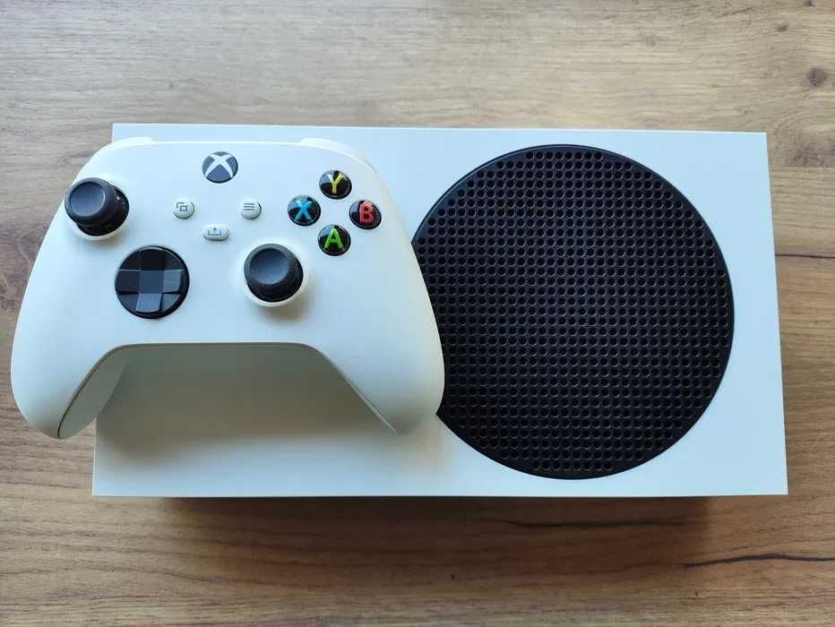 Konsola Xbox Series S 512GB stan bdb + Drugi NOWY Pad i GTA V na Konsoli.