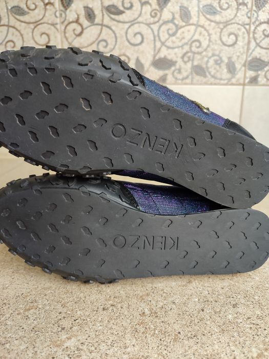 Кросівки KENZO р.36 довжина устілки 23,5 см.