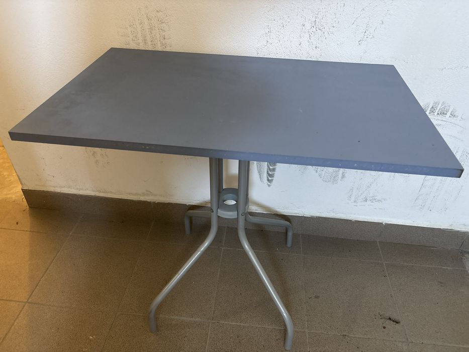 Biurko i stolik Ikea i fotel kosmetyczny, hoker