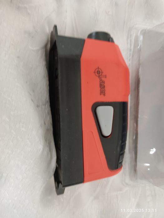 Лазерный уровень строительный