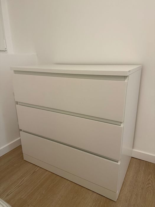 Cômoda Malm c/3 gavetas - estado impecável
