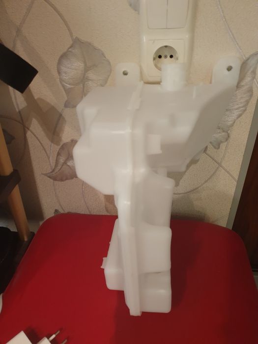 Бак для омывающей жидкости