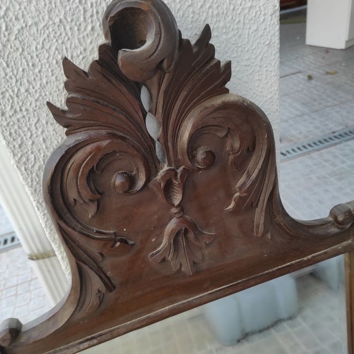 Espelho decorativo em madeira