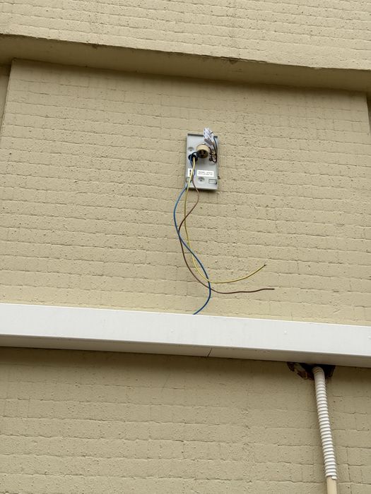 Eletricista e residencial, certificado pela DGEG , disponível 24h