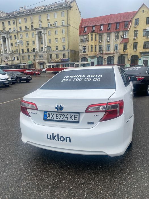 Аренда Toyota Camry hybrid бренд uklon