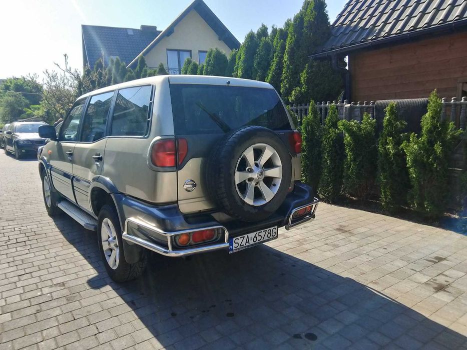 Nissan Terrano 2004 r. 3.0 Diesel 4x4  7 osobowy