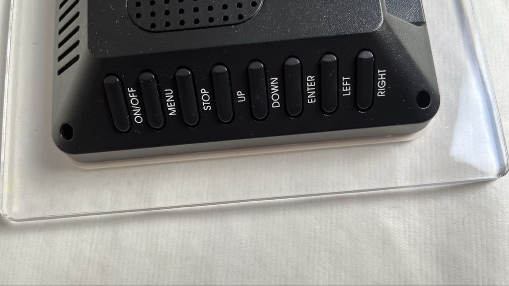 Moldura Digital 7" CF700B – Suporte a SD/MMC/MS e USB