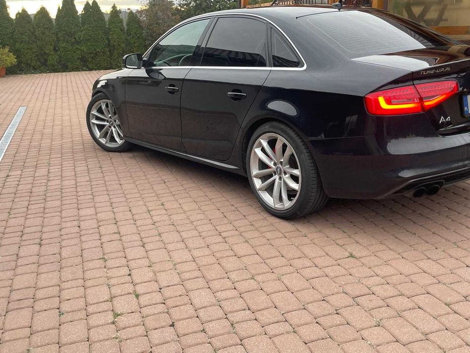 AUDI A4 B8 2013r 2.0 TDI