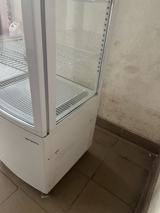 Холодильна Вітрина Десертна Кондитерська Обʼєм 235 літрів Німеччина