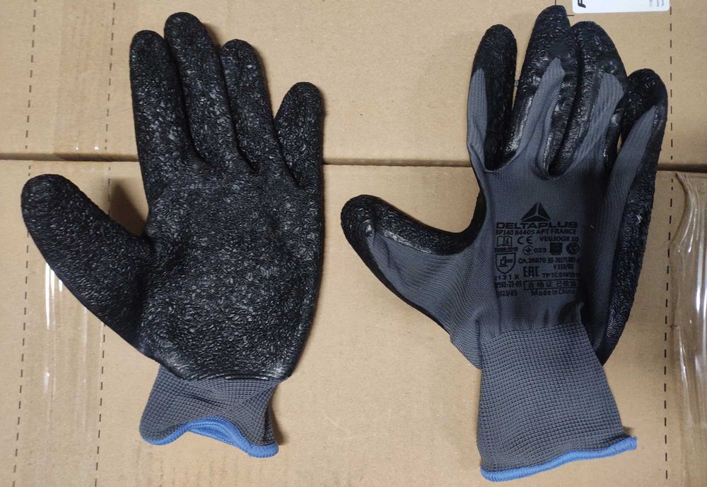 Перчатки прорезиненные