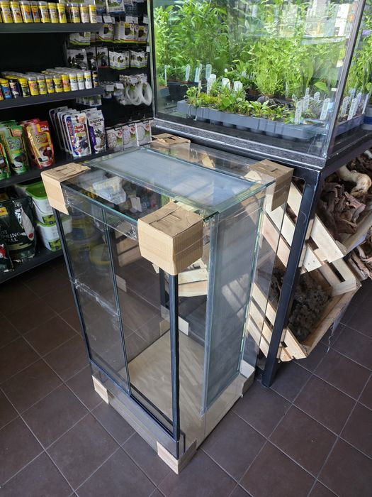 Terrarium 50x50x100  z gorna i boczną siatka
