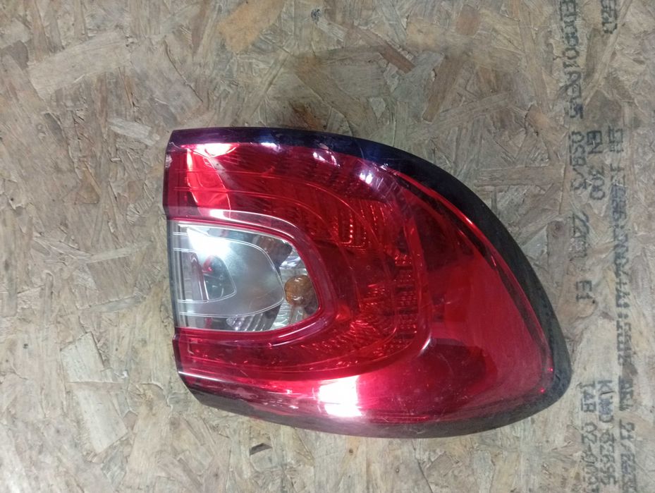 farolim tras esq renault captur
