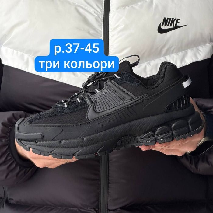 Чоловічі кросівки Nike Air Zoom Vomero Roam