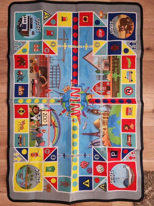 Гра на підлозі машинки