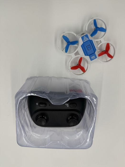 Teeggi Mini dron z lampkami LED dla dzieci sterowanie głosem
