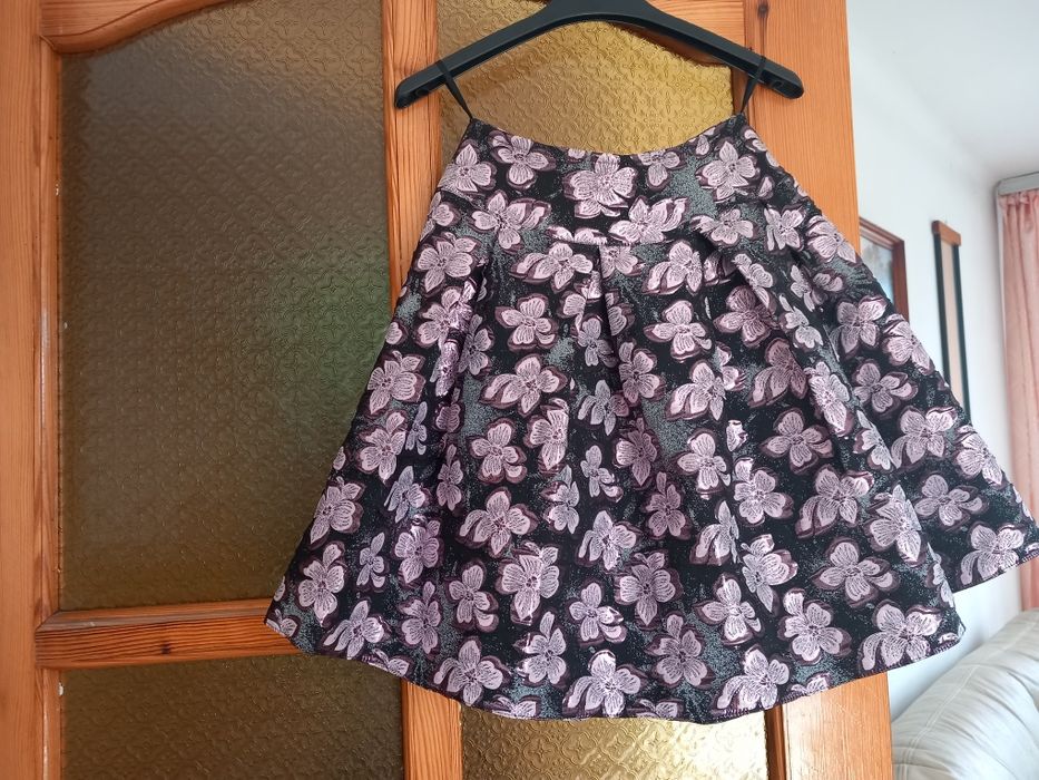 Spódniczka błyszcząca roz.152