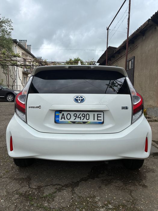 Продам  Toyota Aqua 2018 — економний та надійний гібрид!