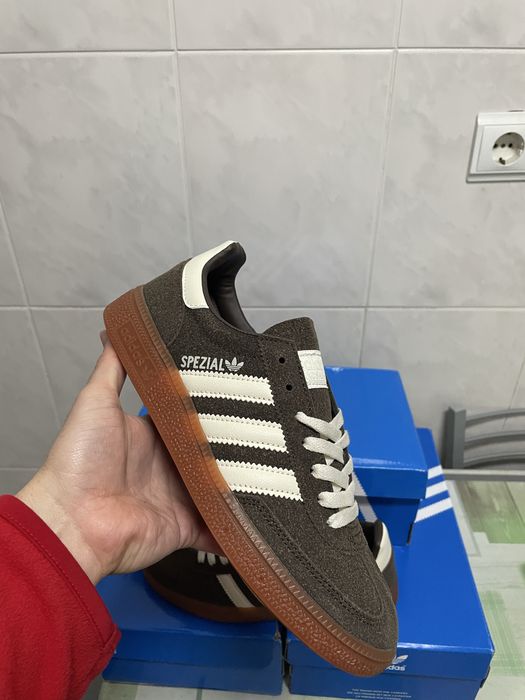 Adidas Spezial novas