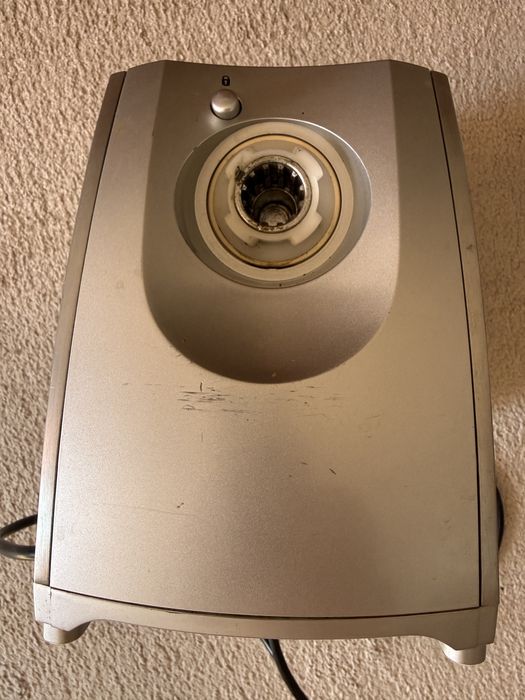 Мясорубка Bork M500