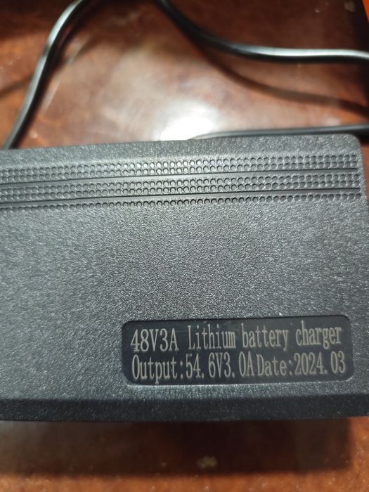 літієвий зарядний акум/пристрій на 48В 3А
