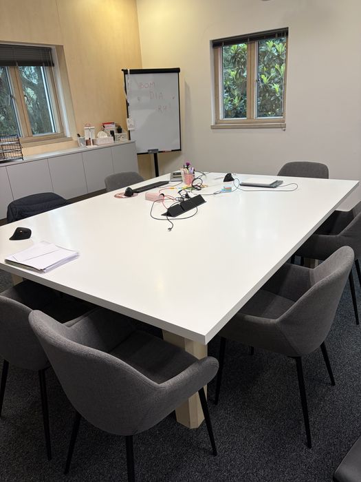 Mesa de Reuniao Executiva + 12 Cadeiras Premium