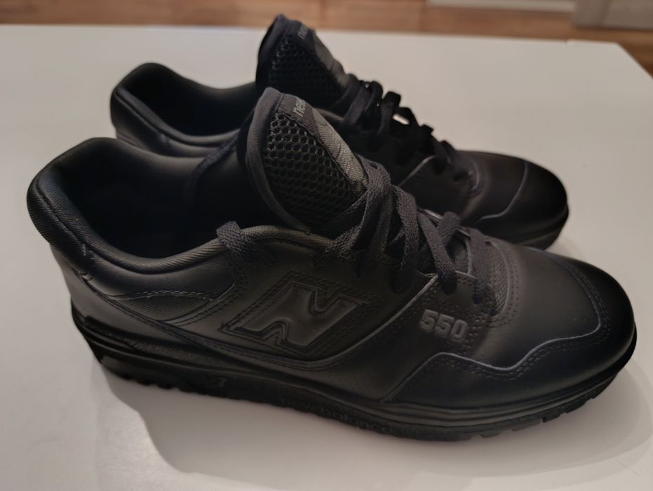 New Balance 550 w kolorze czarnym