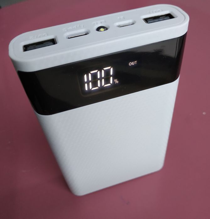 Power Bank с дисплеем на 12800mAh