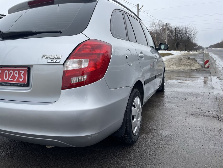 Автомобіль Шкода Фабія 2008року