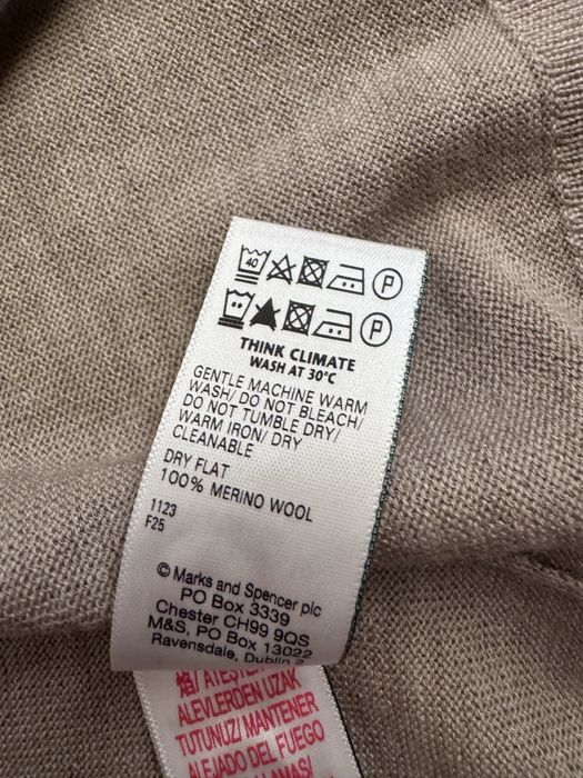 Кардиган з круглим вирізом на ґудзика з мериносовоі вовни marks & spencer, оригінал