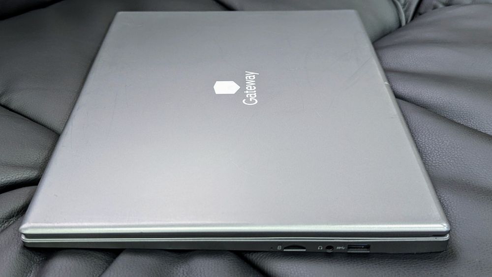 Тонкий ноутбук Gateway 15 AMD Ryzen 7 3700 8Gb DDR4 128-1Tb SSD m.2