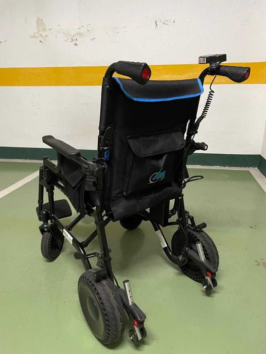 Cadeira de rodas elétrica