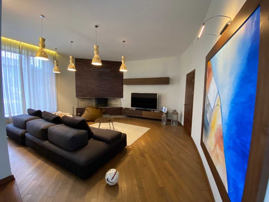 Продажа шикарного дома в Совиньоне