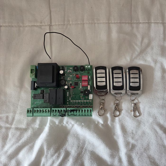 Universal Electronic Gate Motor Controller460149903024476160