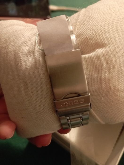 Reloj Seiko novo.
