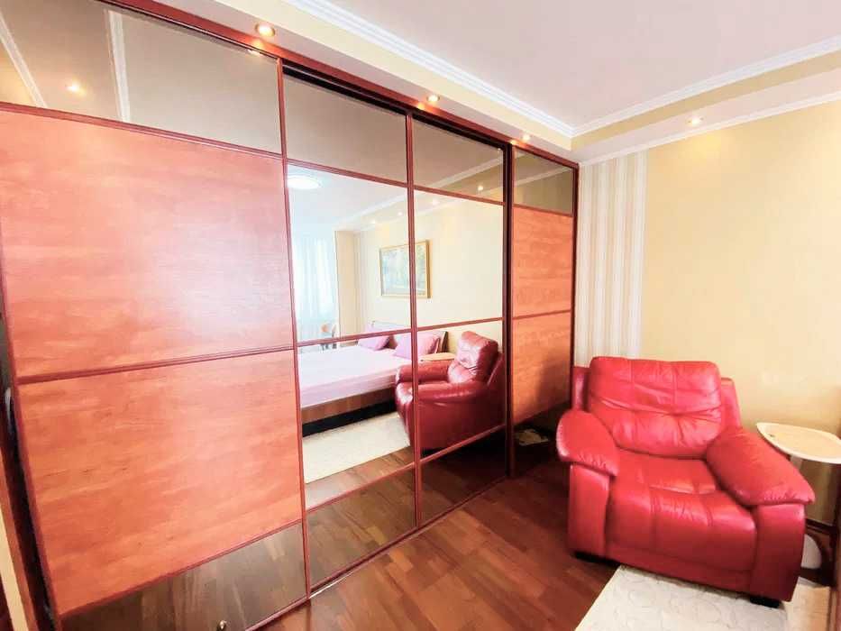 Продам 1 кімн. квартиру вул. Велика Китаївська 10А м.Деміївська  Салют