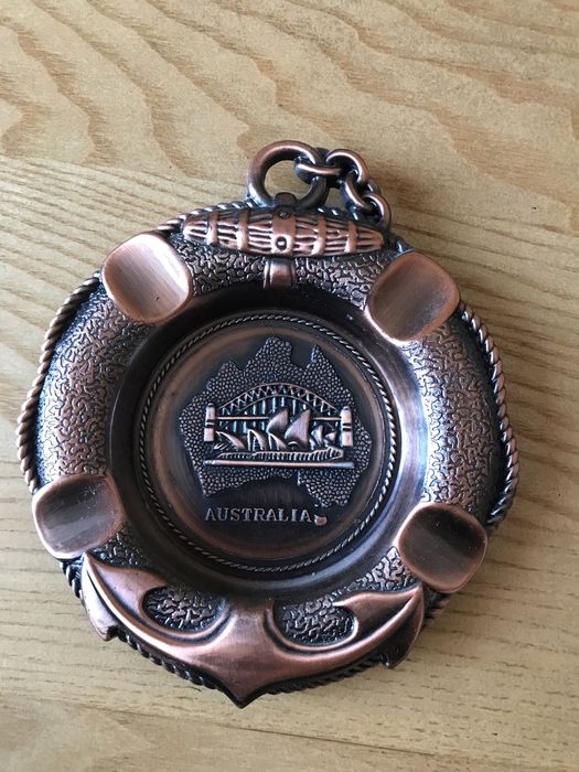 Пепельница металлическая