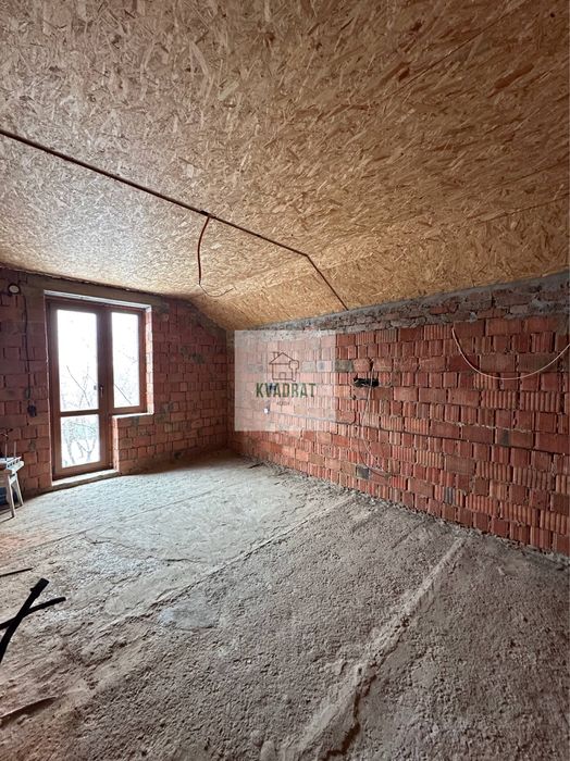 Продам добротний двоповерховий будинок у районі Смірнова