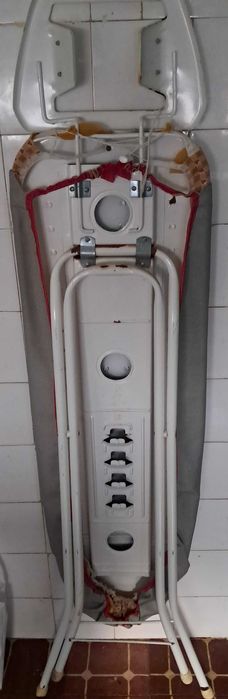 Tábua de passar com algum uso