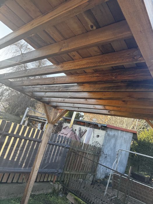 Altana drewniana bez dachu