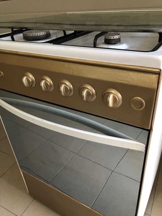 Fogão 4 queimadores e forno a gás