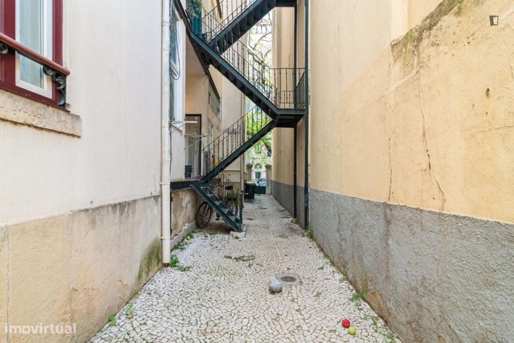 Quarto - localizado em Saldanha Lisbon