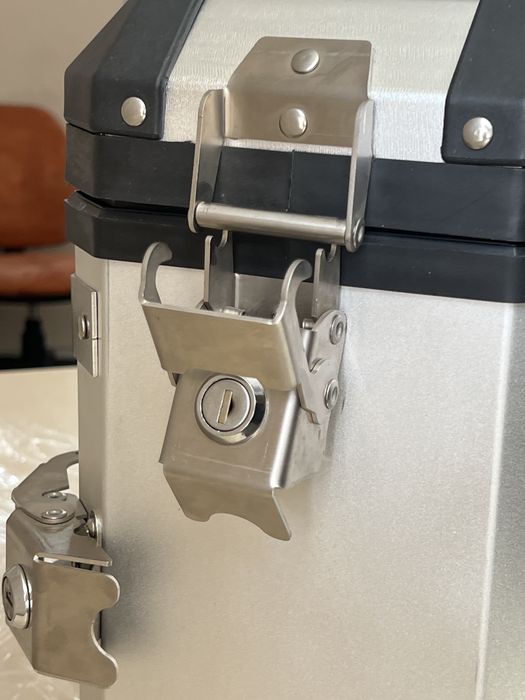 Аллюминиевые кофры на мотоцикл, 36л., комплект из двух штук. (Боковые)