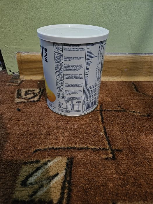 Puszki po mleku modyfikowanym metalowe