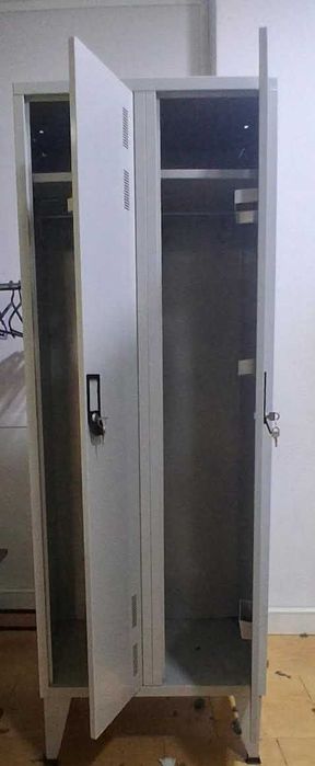 Cacifo Metálico 2 portas - Excelente estado!