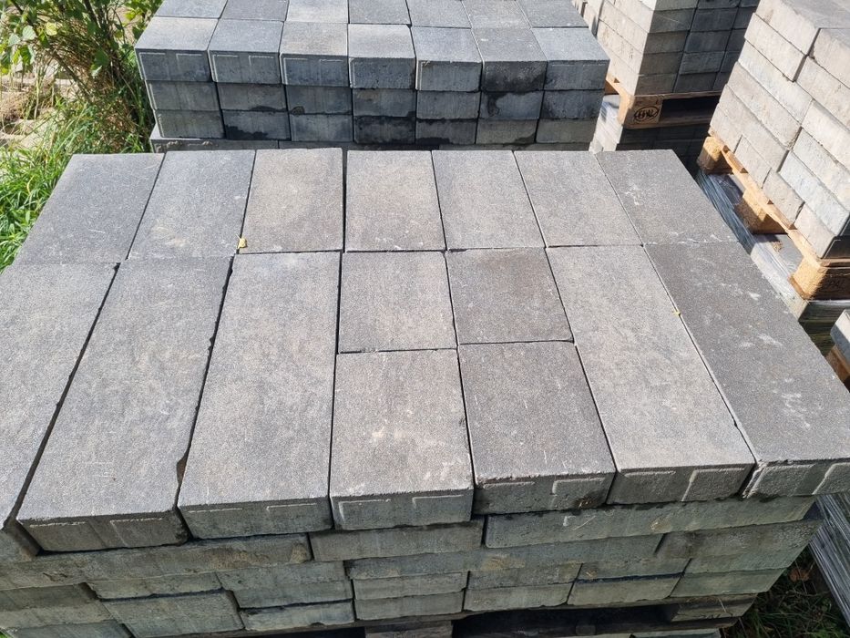 Kostka brukowa z domontażu Bruk-Bet Tercet  8cm ok. 50m2 wapień szary